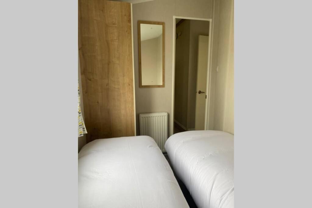 Three Bedroom Caravan Camber Exterior photo
